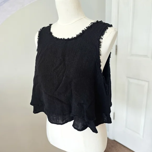 KLd | Large | Black Sleeveless Raw Hem Crop Top - Picture 1 of 9